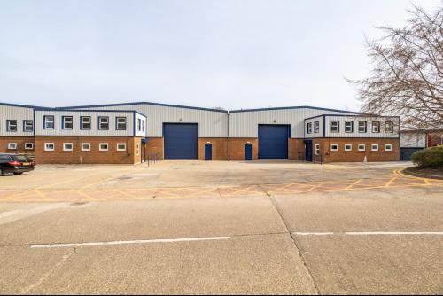 Unit 1 Lawrence Industrial Estate, Walter Lawrence Trading Estate, Dunstable, LU6