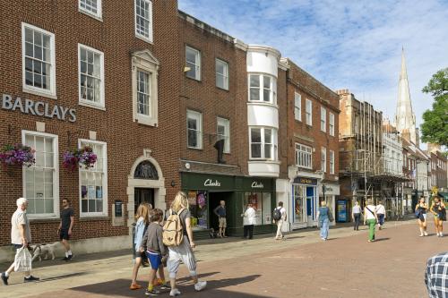 76-77 East Street, Chichester, PO19