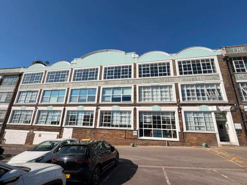 Unit 9 Hove Business Centre, Fonthill Road, Hove, BN3