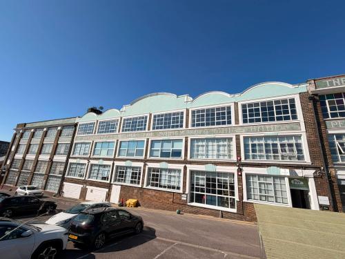 Unit 9 Hove Business Centre, Fonthill Road, Hove, BN3