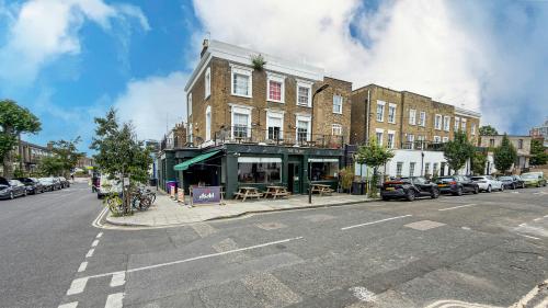 The Talbot, 109 Mortimer Road, De Beauvoir Town, London, N1