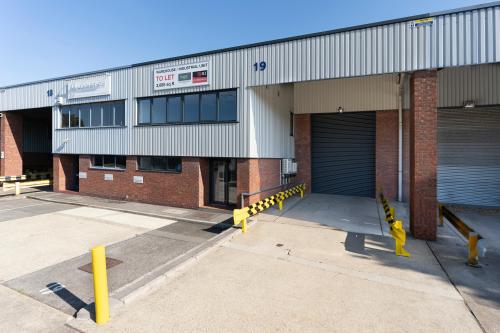 Unit 19, Trident Industrial Estate, Blackthorne Road, Colnbrook, SL3