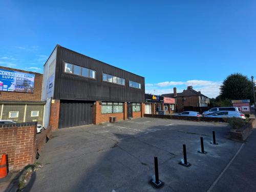 Unit 5, Chingford Industrial Centre, Hall Lane, Chingford, London, E4