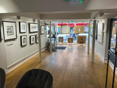 180 High Street, Guildford, GU1