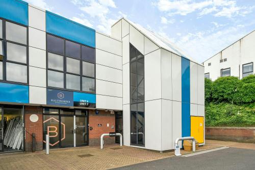 Suite 1, Edge Business Centre, Staples Corner, London, NW2