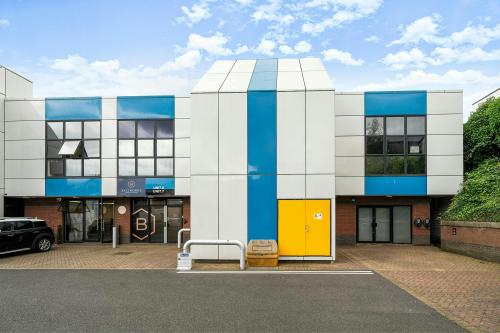 Suite 1, Edge Business Centre, Staples Corner, London, NW2