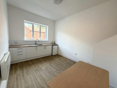 12C Worplesdon Road, Guildford, GU2