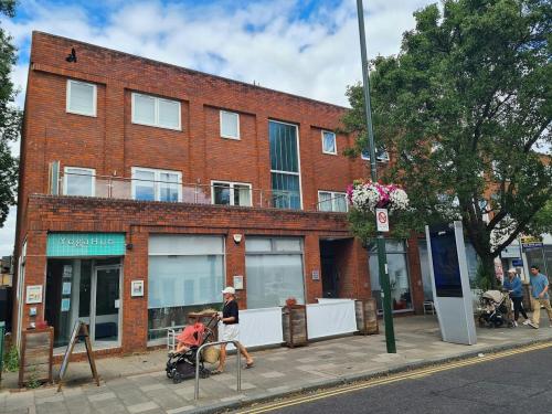 Yogahub, 48 & 50 Sheen Lane, East Sheen, London, SW14