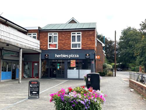 122 Greys Road, Henley-on-Thames, RG9