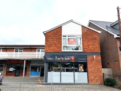122 Greys Road, Henley-on-Thames, RG9