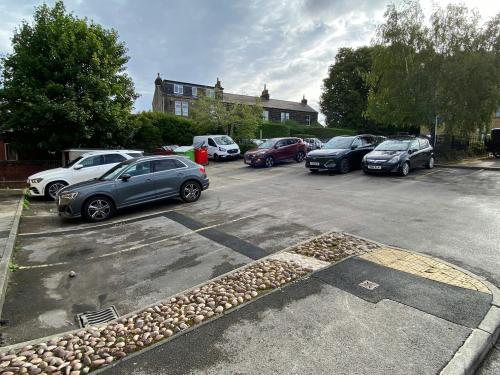 68 Town Street, Horforth, Leeds, LS18