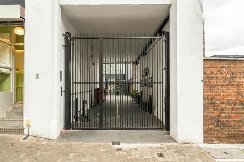 Piano Workshop, 34 Cremer Street, Hoxton, London, E2