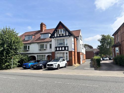 15 Station Road, Hinckley, LE10
