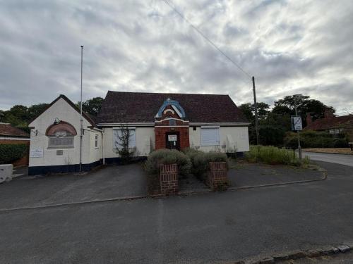 Royal British Legion Social Club, Ripley, 27 Rose Lane, Woking, GU23