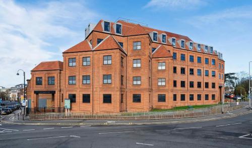 One Park Road, Uxbridge, UB8