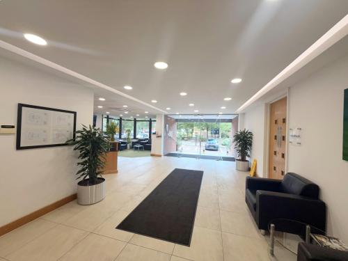 Afon, Worthing Road, Horsham, RH12
