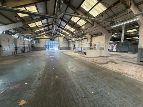 268 Elgar Road South, Reading, RG2
