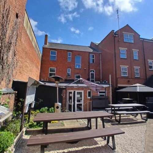 Newland House, 46A Broad Street, Banbury, OX16