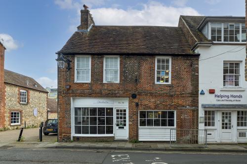38 Little London, Chichester, PO19