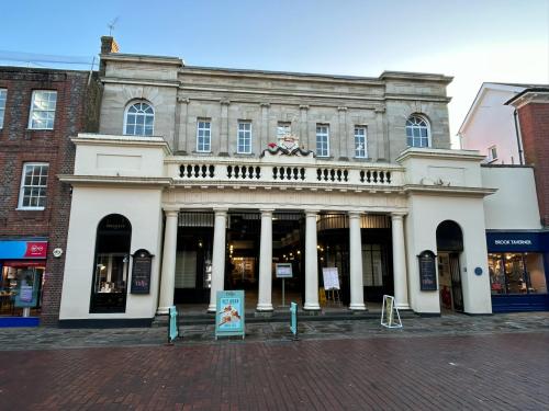 Unit 4 The Buttermarket, 16 North Street, Chichester, PO19