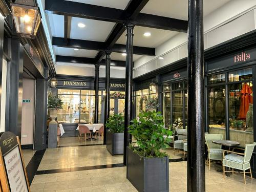 Unit 4 The Buttermarket, 16 North Street, Chichester, PO19