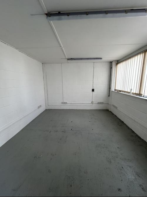 Unit 9C, Britannia Estate, Leagrave Road, Luton, LU3