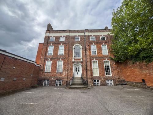 Gotham House, Hammett Square, Tiverton, EX16
