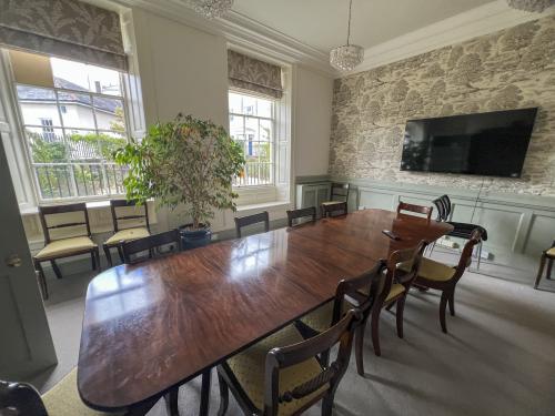 Gotham House, Hammett Square, Tiverton, EX16