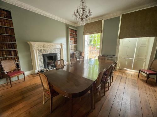 Gotham House, Hammett Square, Tiverton, EX16
