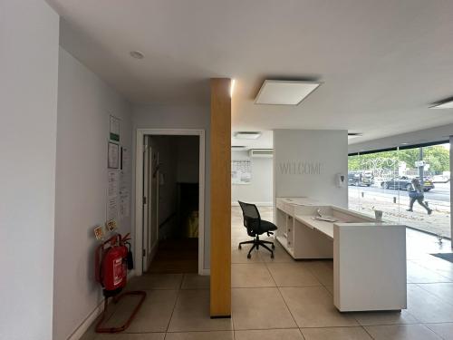 4/6 Clapham Road, Oval, London, SW9