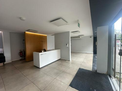 4/6 Clapham Road, Oval, London, SW9