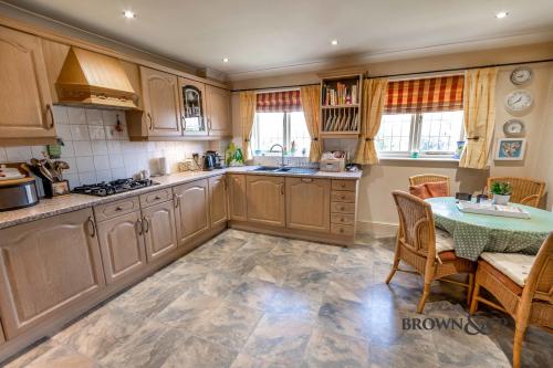 Snowdrop Cottage, 3 Milestone Court Great North Road, Barnby Moor, Retford, DN22