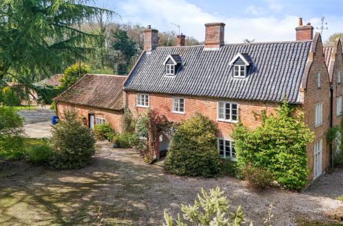 Rookery Farmhouse, Saxthorpe Road, Thurning, Melton Constable, NR24