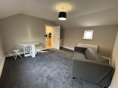 Flat 1, 42-44 Millbrook Road East, Southampton, SO15