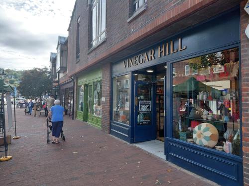 8 High Street, Lewes, BN7