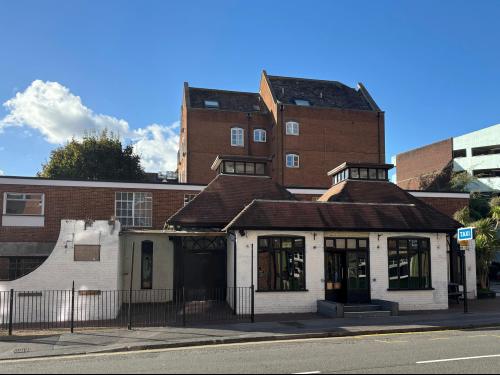 1 Old Orchard, Poole, BH15