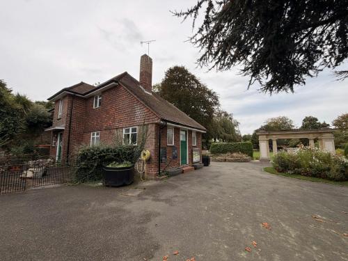 Castle Grounds Cottage, Castle Street, Guildford, GU1