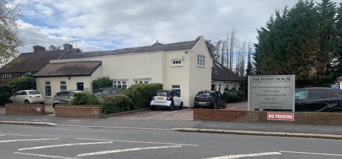 201 High Road, Chigwell, IG7