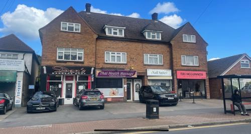 166 Collier Row Lane, Romford, RM5