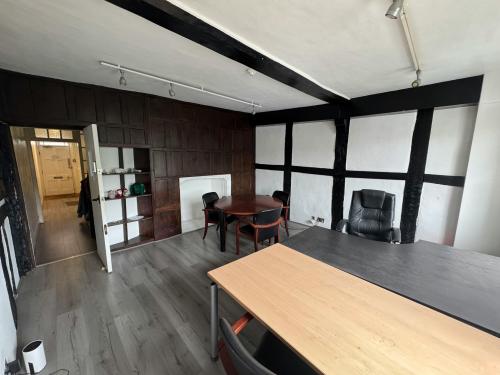St. Edmunds House, 13 Quarry Street, Guildford, GU1