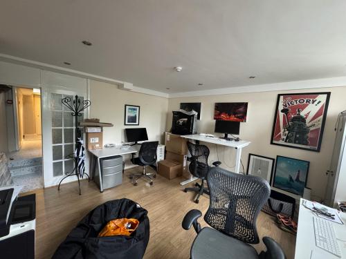 St. Edmunds House, 13 Quarry Street, Guildford, GU1
