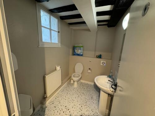 St. Edmunds House, 13 Quarry Street, Guildford, GU1