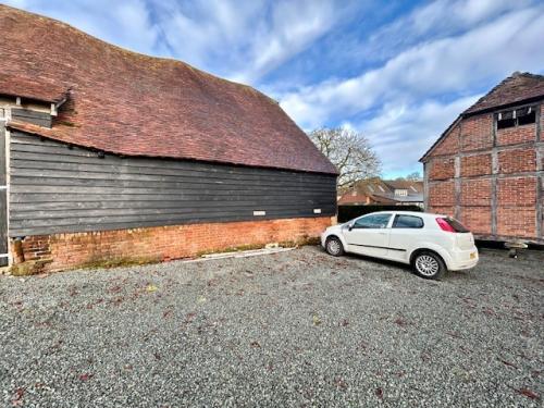 Unit 4 The Long Barn, Manor Farm, Newbury Hill, Hampstead Norreys, Thatcham, RG18