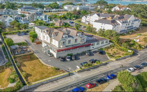 Membly Hall Hotel, Cliff Road, Falmouth, TR11