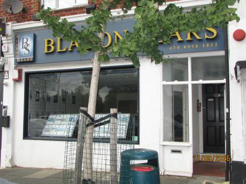 86 Mowbray Parade, Edgware, HA8