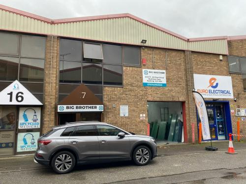 Unit 17 33, River Road Business Park, Barking, IG11
