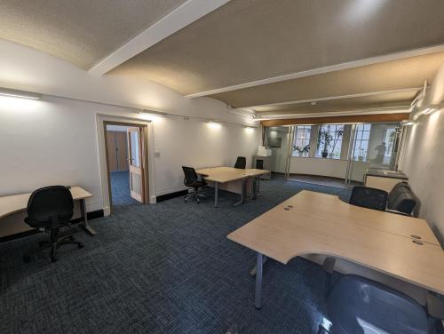 Netley House, Shere Road, Gomshall, Guildford, GU5