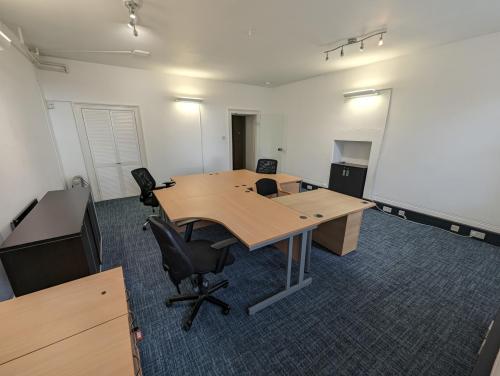 Netley House, Shere Road, Gomshall, Guildford, GU5