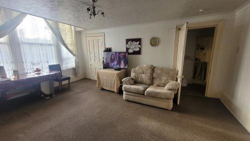 10 Pearson Avenue, Hull, HU5