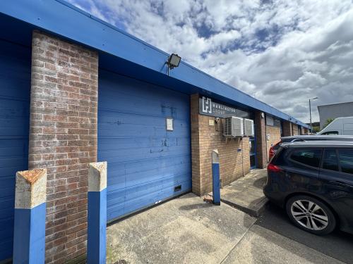 Unit 865, Plymouth Road Industrial Estate, Slough, SL1